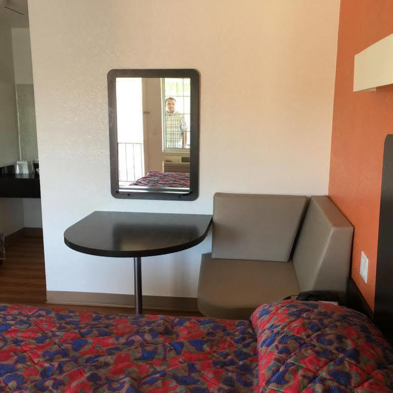 Motel 6 Bakersfield Exterior foto