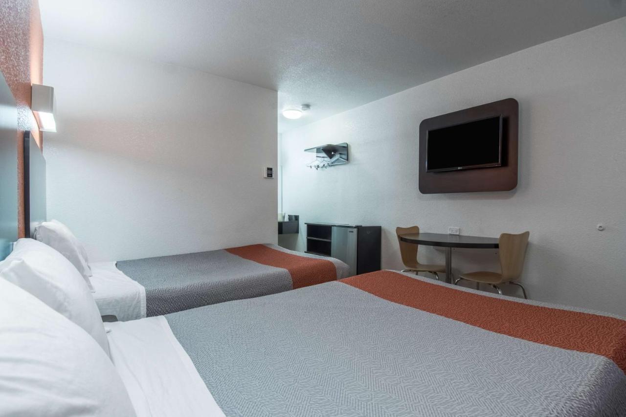 Motel 6 Bakersfield Exterior foto