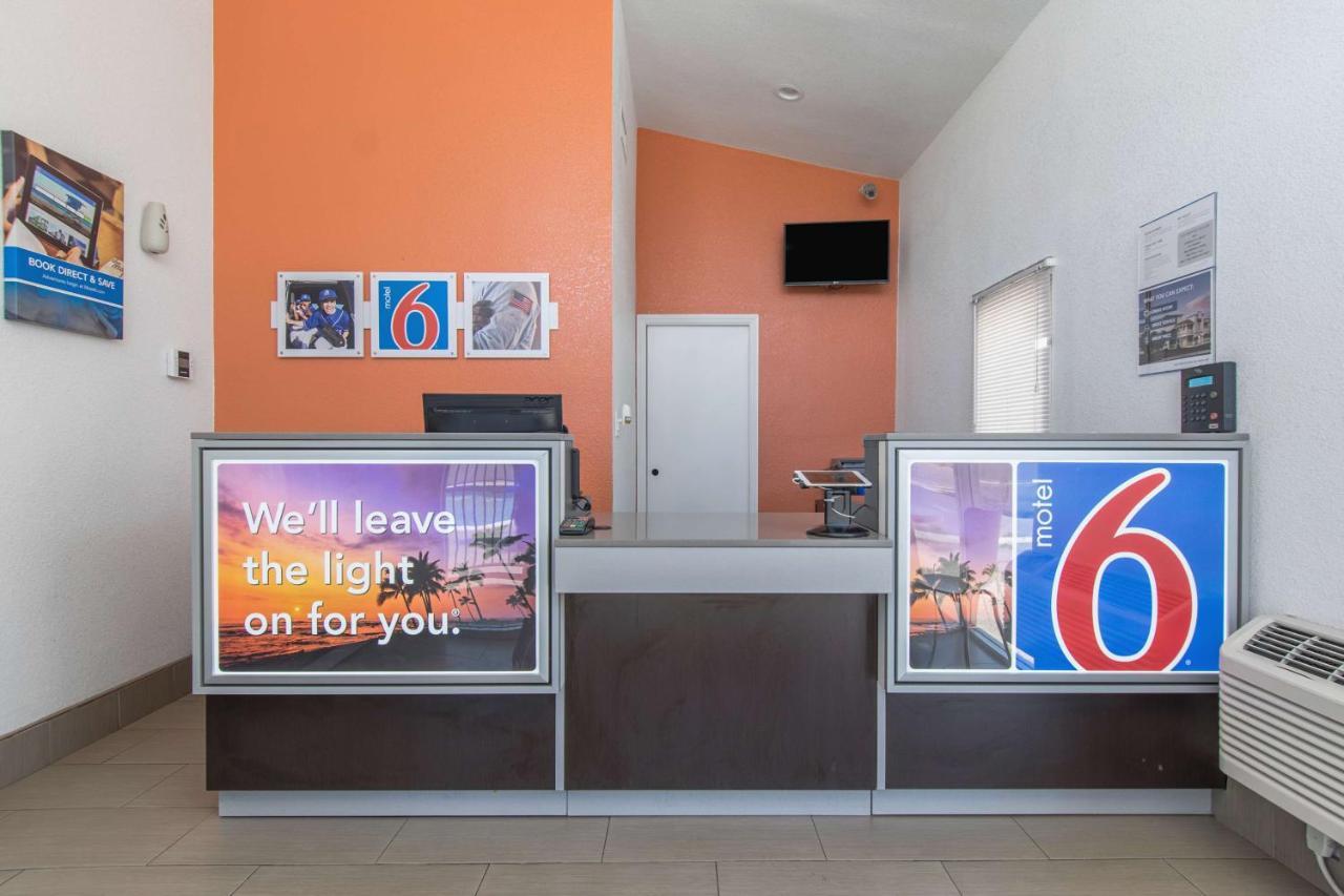Motel 6 Bakersfield Exterior foto