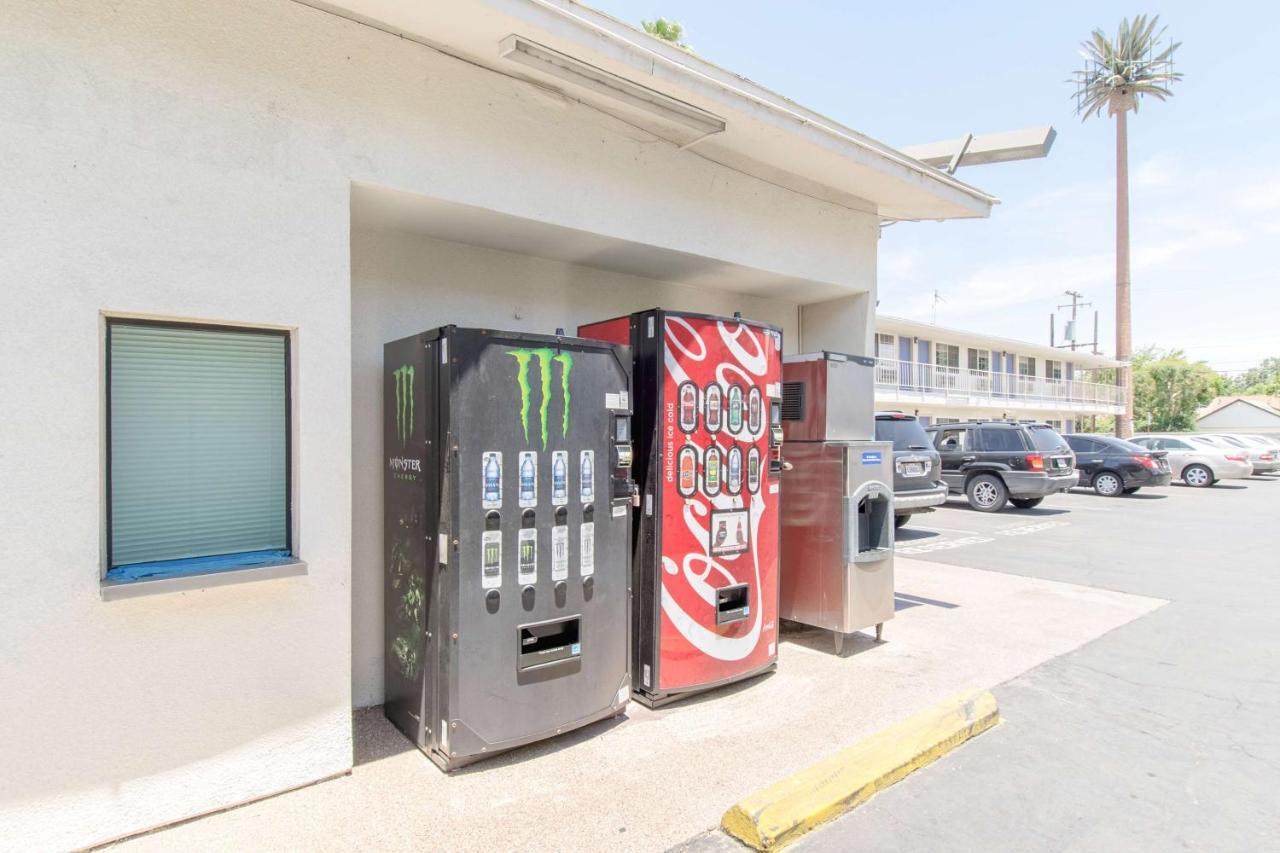 Motel 6 Bakersfield Exterior foto